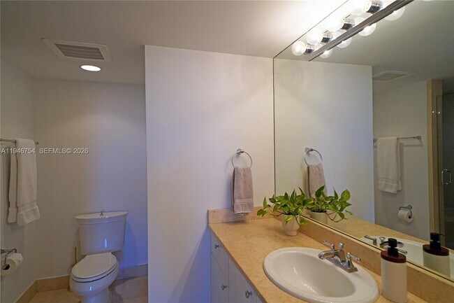 Building Photo - 20000 E Country Club Dr