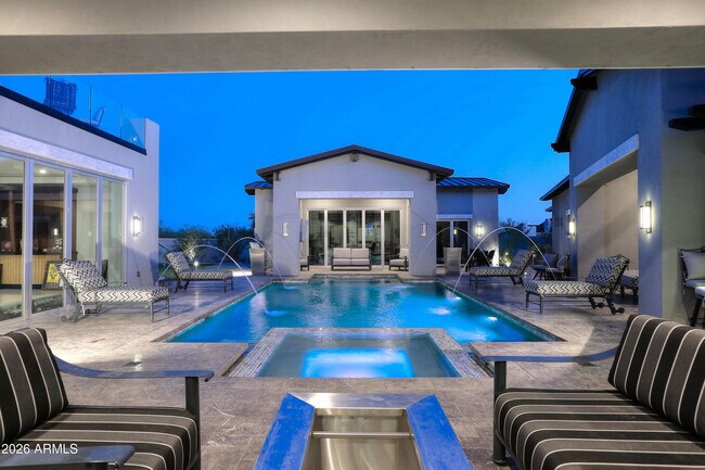 Building Photo - 9979 E Toms Thumb