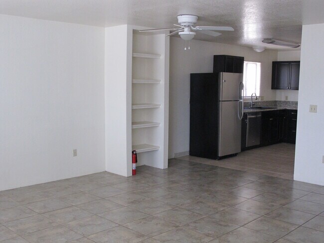 Building Photo - 1620 N Fremont Ave