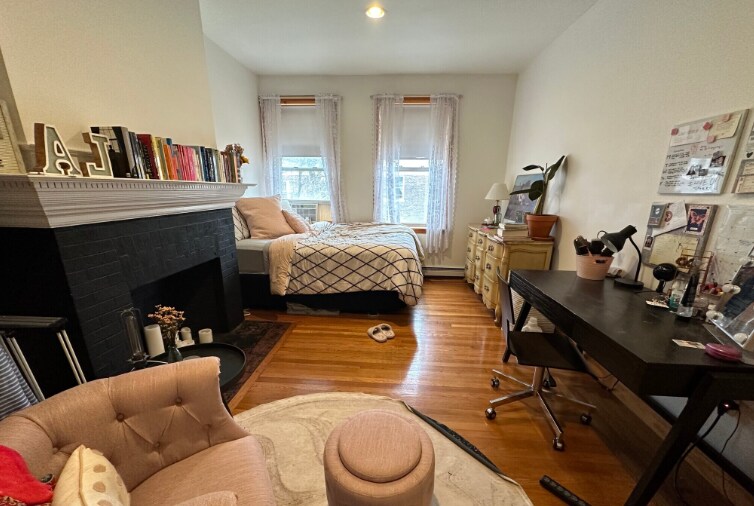 Building Photo - 25 Gibbs St