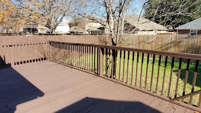 Building Photo - Ready to call home