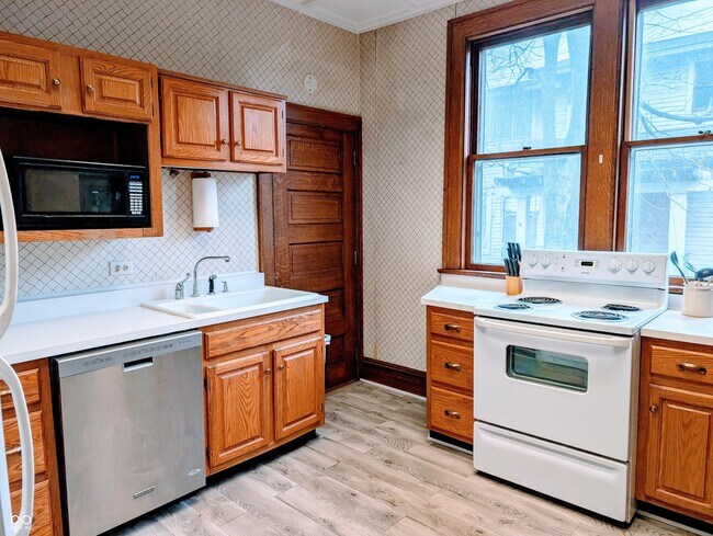 Building Photo - 1104 Franklin St