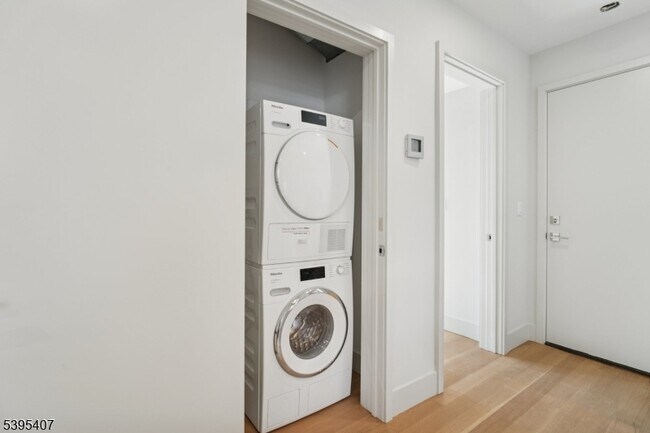 Building Photo - 75 Midland Ave