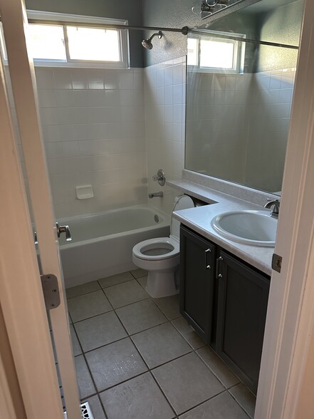 Secondary Bathroom with Tub - 18079 E Orchard Pl