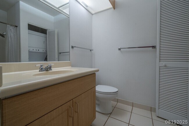 Building Photo - 95-968 Wikao St #H101