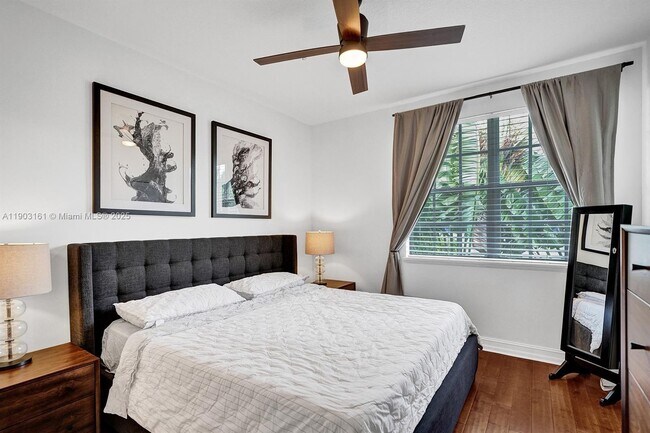 Building Photo - 446 NE 2nd Ave