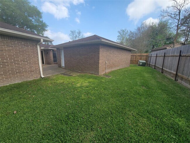 Building Photo - 16022 Blackhawk Blvd