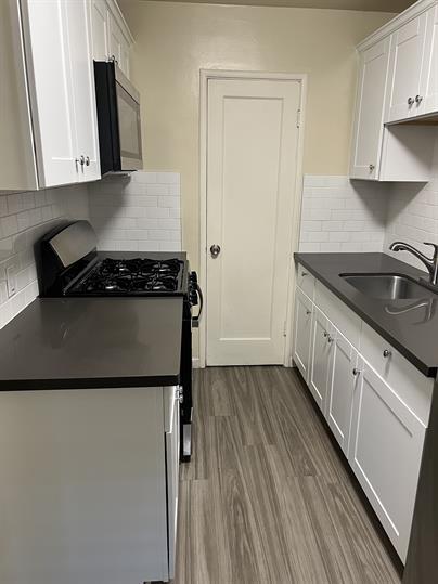 Primary Photo - Carol Manor