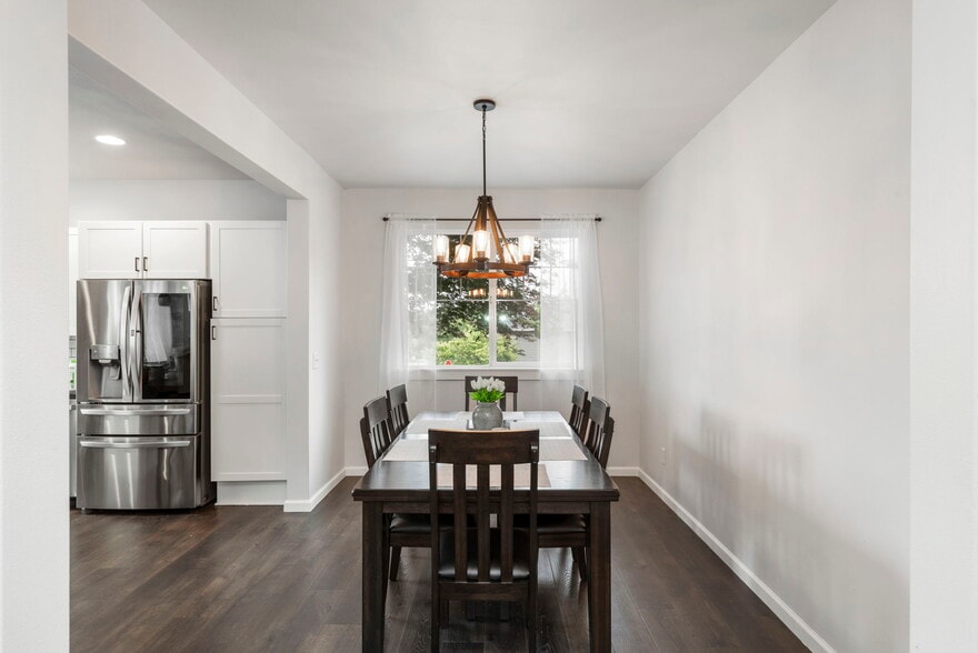 Building Photo - 6398 Juanita Cir NE