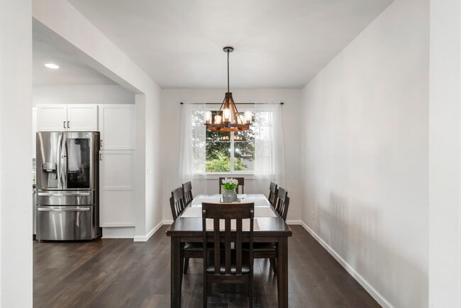 Building Photo - 6398 Juanita Cir NE