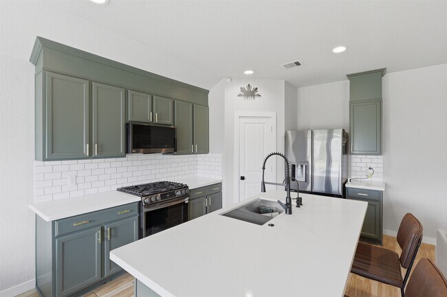 Building Photo - 710 Desert Pea Ln