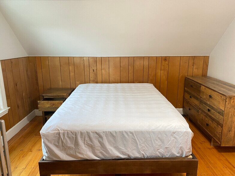 Building Photo - 90 Chandler St