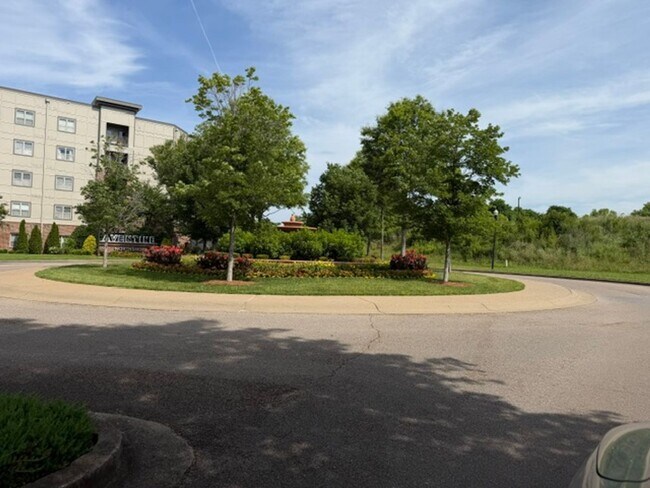 Building Photo - Knoxville 37922 - 2 bedroom, 2.5 bath Townhome in Northshore Town Center - Contact Ed Johnson (86...
