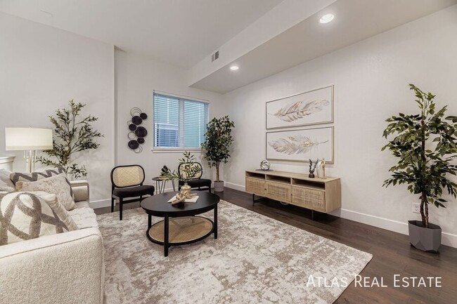 Building Photo - 2227 Eliot St