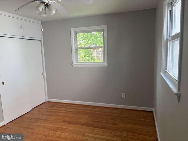 Building Photo - 6408 Winnepeg Rd