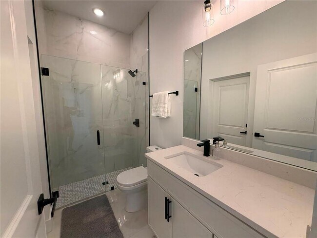 Building Photo - 8212 Leafy Way