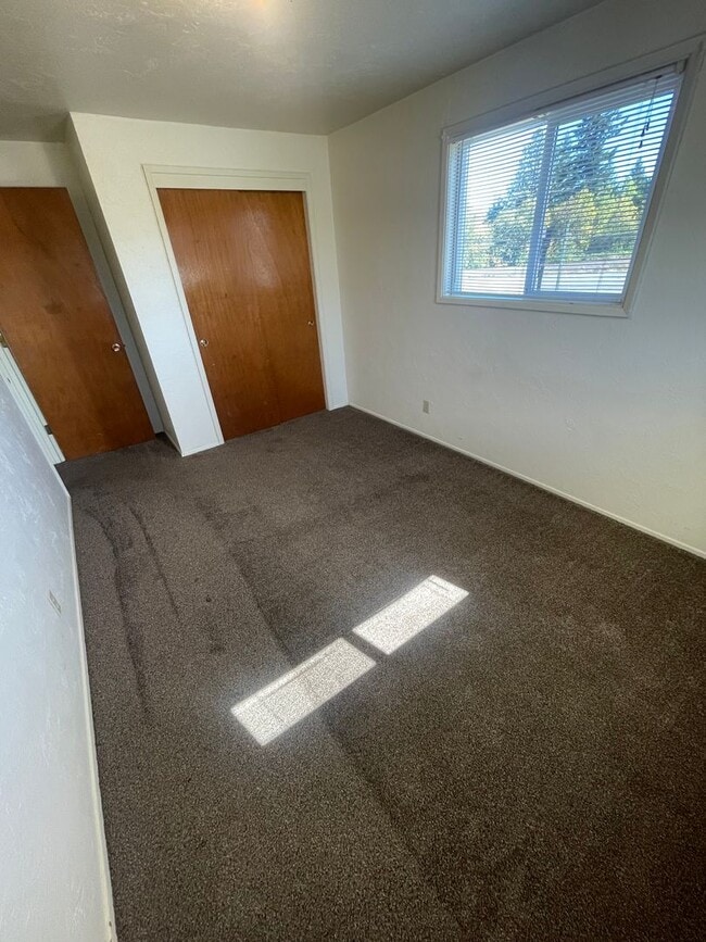 Building Photo - Fairway Apartments