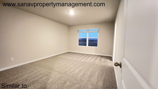 Building Photo - Modern 4BR Home Near Great Western Bike Trail | West Des Moines