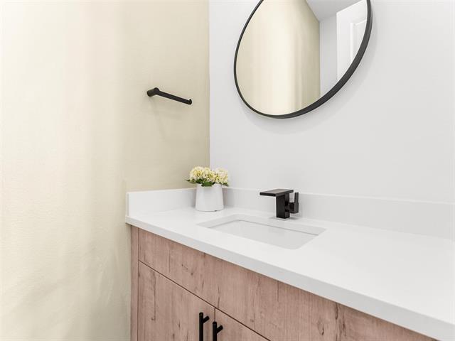 Building Photo - 2019 N Prairie Ave