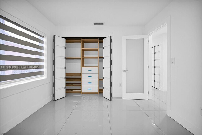 Building Photo - 13284 SW 39th St