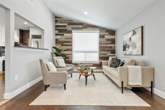 Building Photo - 5503 Manor Rd