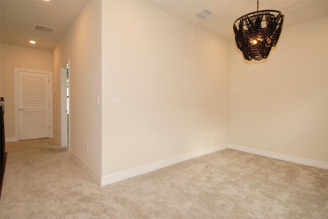 Building Photo - 4628 Pinehurst Trl E