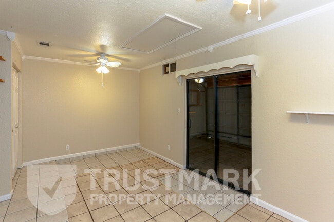 Building Photo - 417 Cottonwood Dr