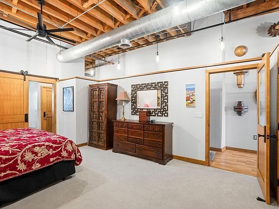 Building Photo - 205 N Water St