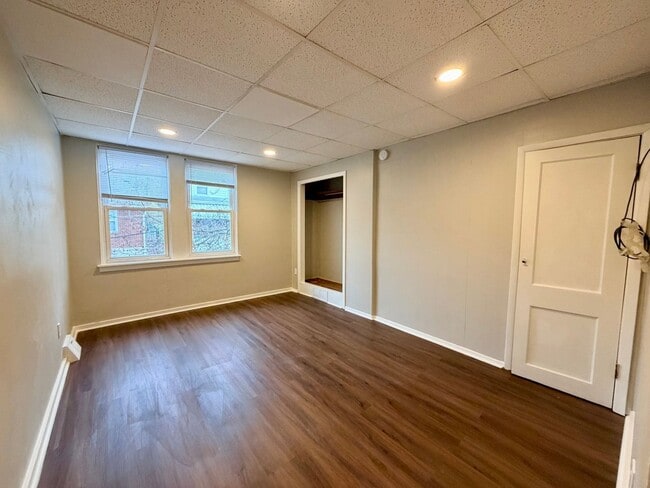 Building Photo - 1644 Westmont Ave