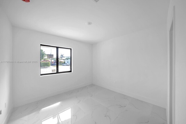 Building Photo - 450 Beacom Blvd