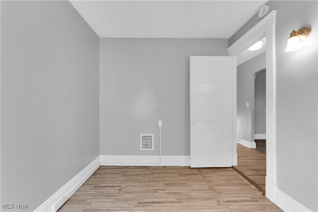 Building Photo - 3439 W 62nd St