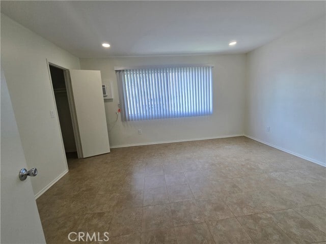 Building Photo - 160 Greentree Ln