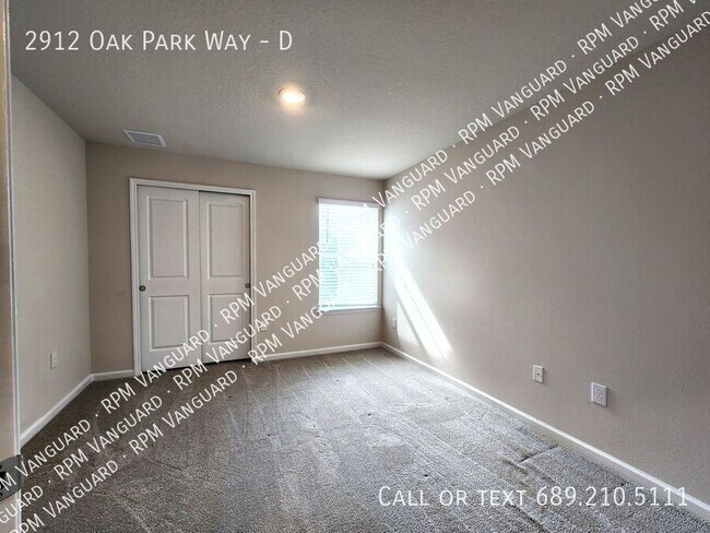 Building Photo - 2912 Oak Park Way
