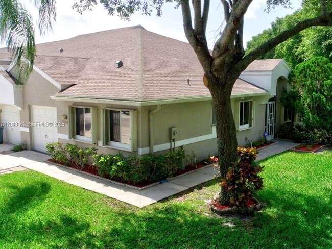 Building Photo - 9238 Vineland Ct