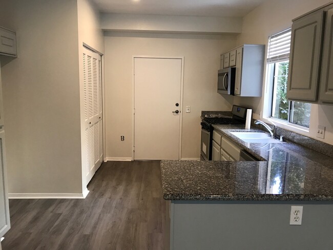 Building Photo - Condo at the Bordeaux Gated Community 3bed...