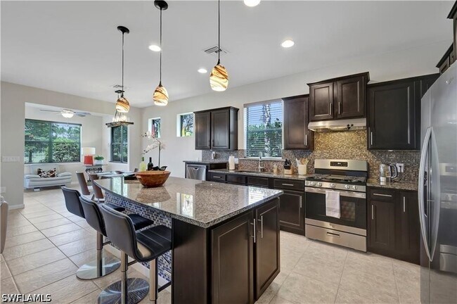 Building Photo - 7103 Lily Way