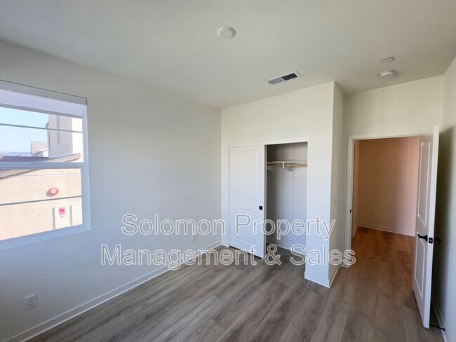 Building Photo - 35245 Orchard Trails