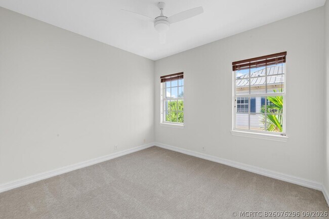 Building Photo - 310 Tuxedo Ln