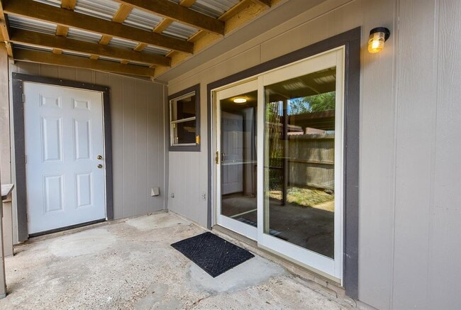 Building Photo - 5809 Village Forest Ct