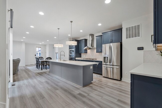 Building Photo - 22956 Aurora Vw Dr