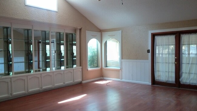 Building Photo - COLONIAL PARK PATIO HOME IN PASEO VILLAGE