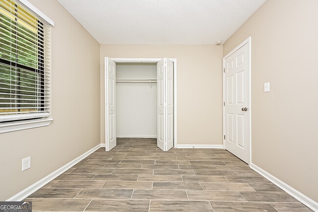 Building Photo - 2877 Old S Dr