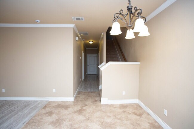 Building Photo - Charming 4 Bedroom, 2 Bath Two-Story Duplex