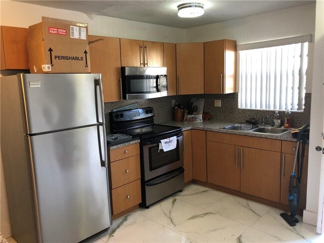 Building Photo - 21 SW 109th Ave