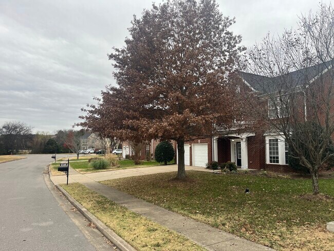 Dead end street with sidewalks - 2109 Bucolic Ct