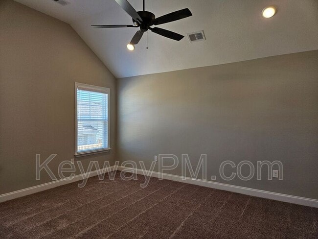 Building Photo - 3112 Venetian Dr