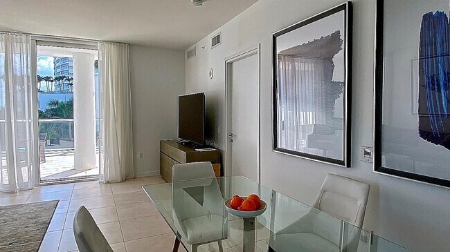 Building Photo - 401 N Birch Rd