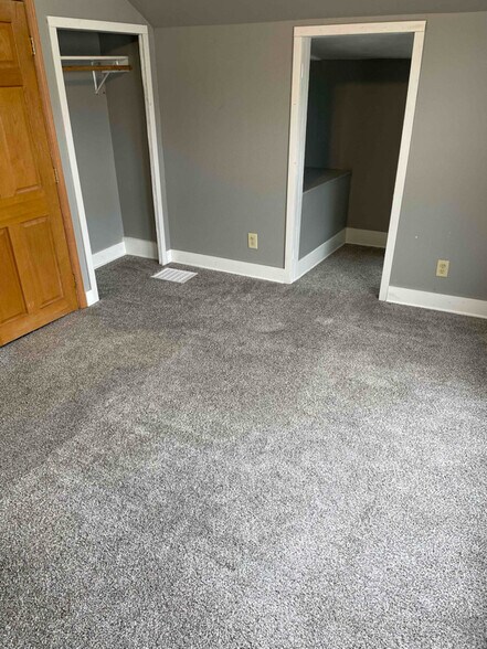 Building Photo - 314 E Cherry St