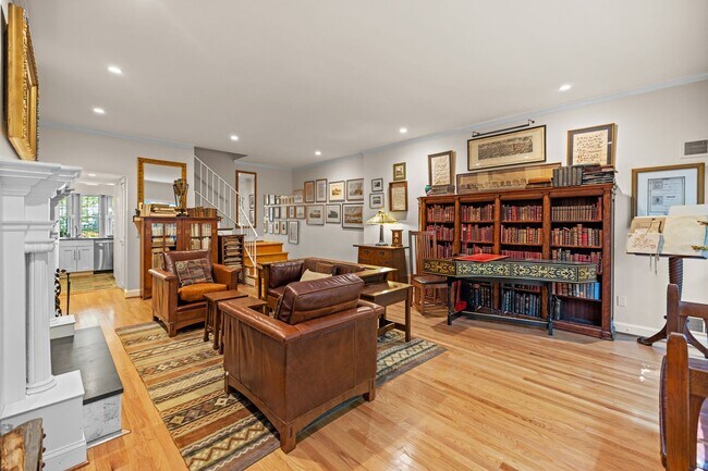 Building Photo - Foggy Bottom Home | 3 Bed | 2.5 Bath | 2,050 Sf | Large Private Patio
