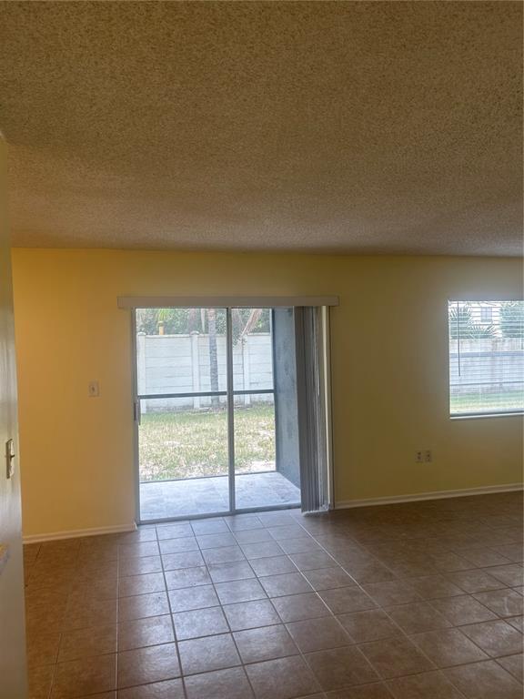Building Photo - 2513 N Alafaya Trail